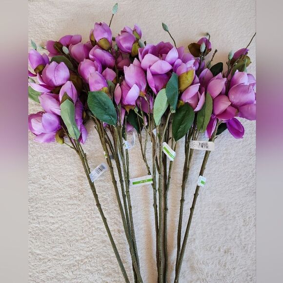 New large Artificial Silk Flowers Purple Magnolia bundle of 9 steams - Picture 4 of 8